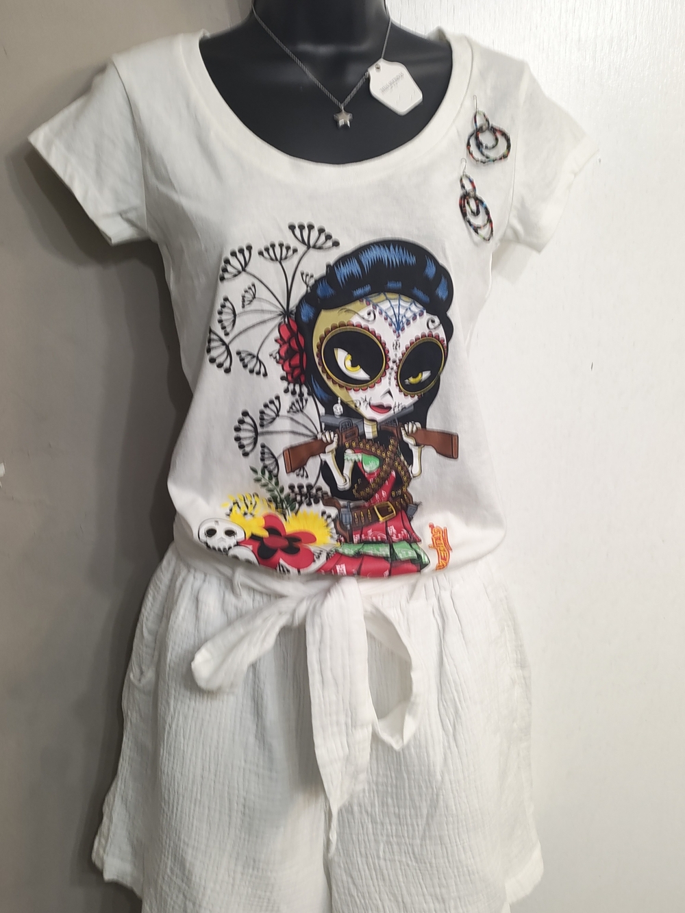 White Graphic Day of the Dead Skull Girl Tee/White Linen Short Set, Acc/Incl